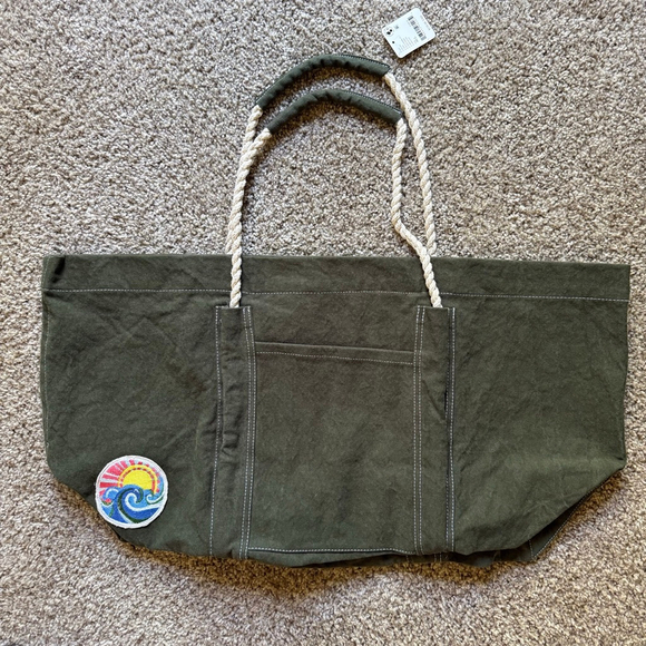 Free People Been There Badge Tote Bag NWT - Picture 6 of 8